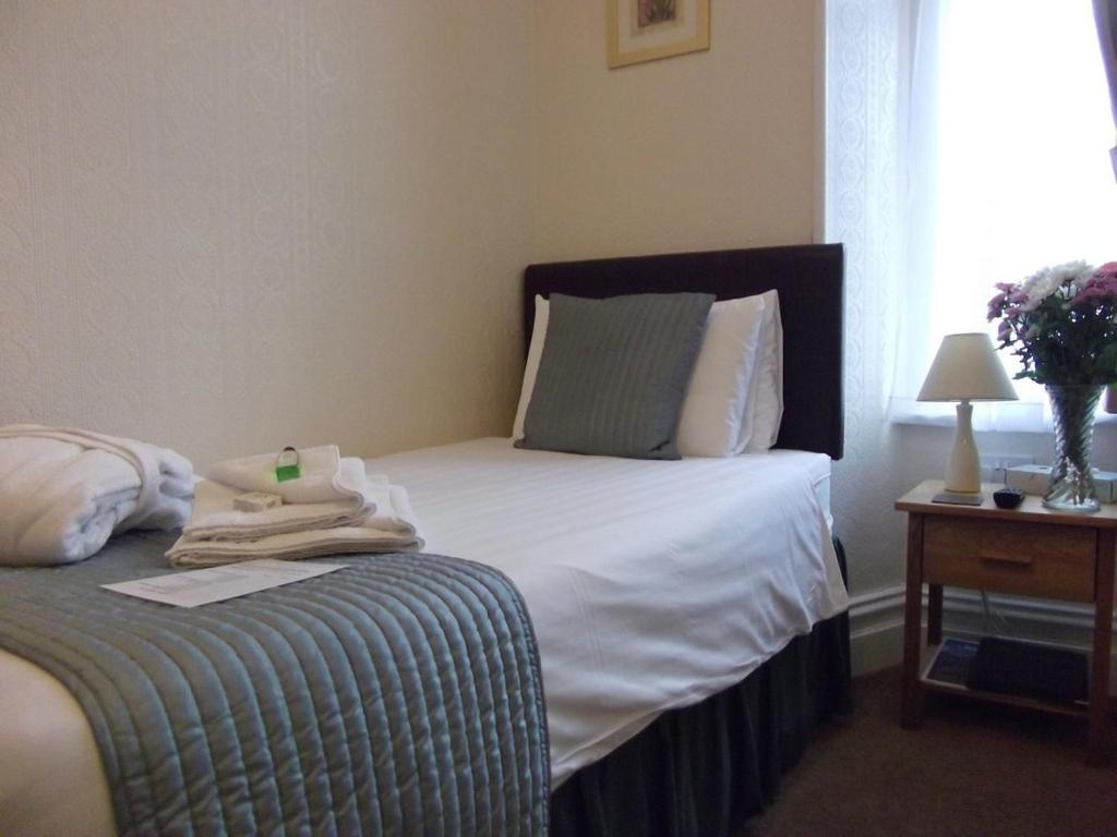 ווינדרמר Holmlea Guest House Exclusively For Adults מראה חיצוני תמונה